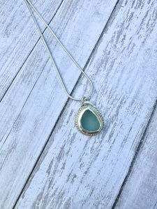 Open backed twist pendant